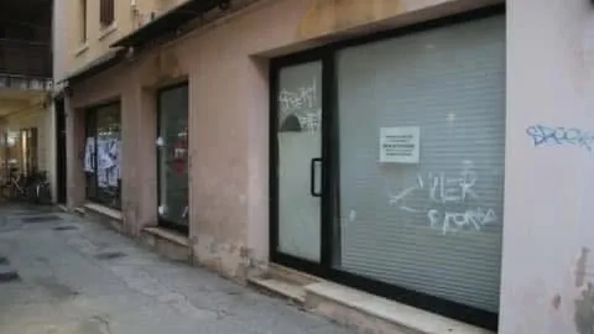 CASSE PIENE E CENTRO VUOTO